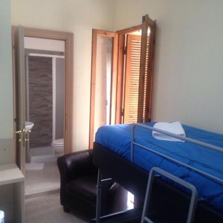 Guest House Hola Roma Eksteriør billede